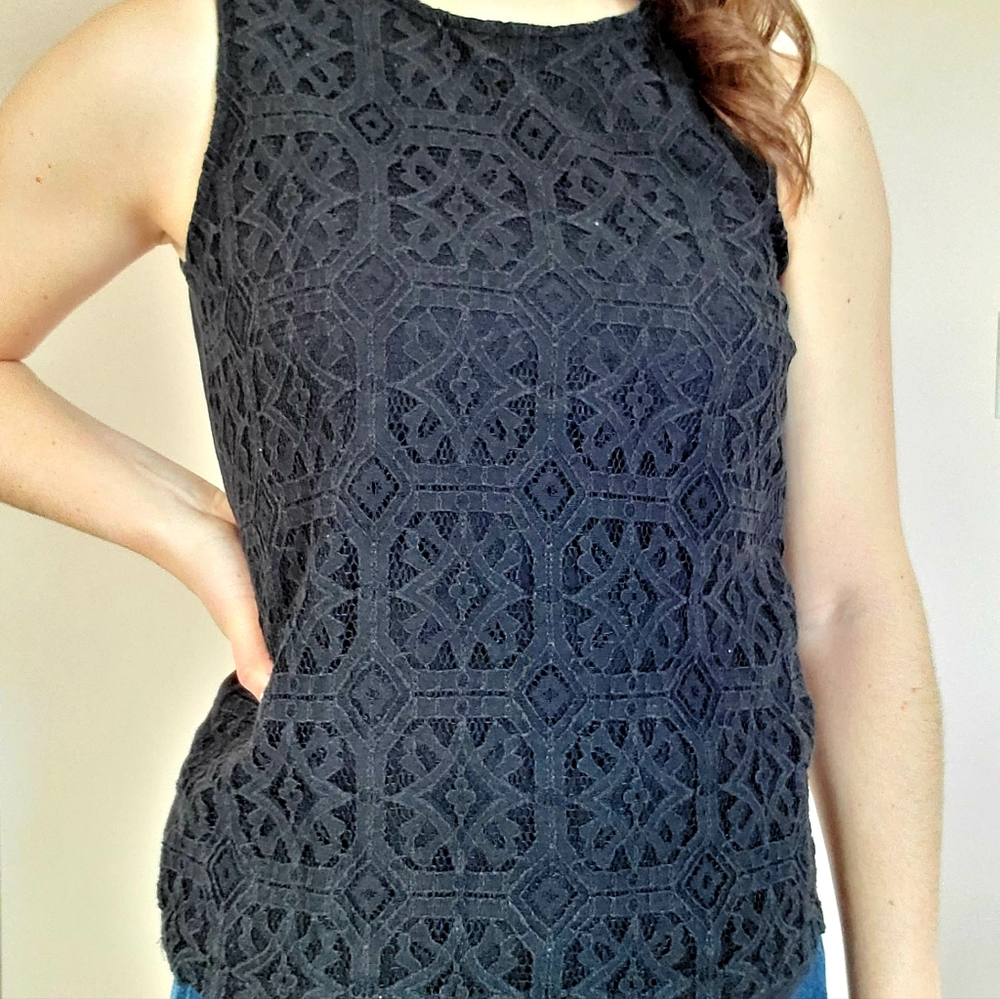 Black lace sleeveless Talbots top - petite